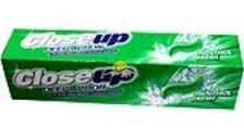 خمیردندان ژلی منتول فرش سبز کلوزآپ